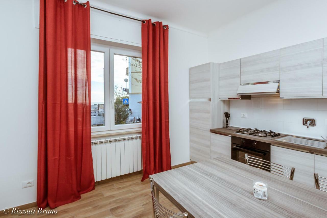 Happy House Apartment Савона Екстериор снимка