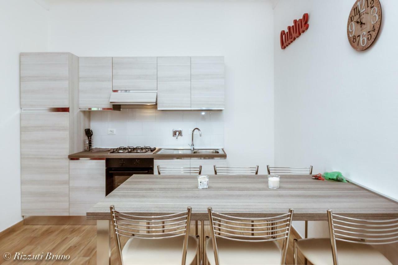Happy House Apartment Савона Екстериор снимка
