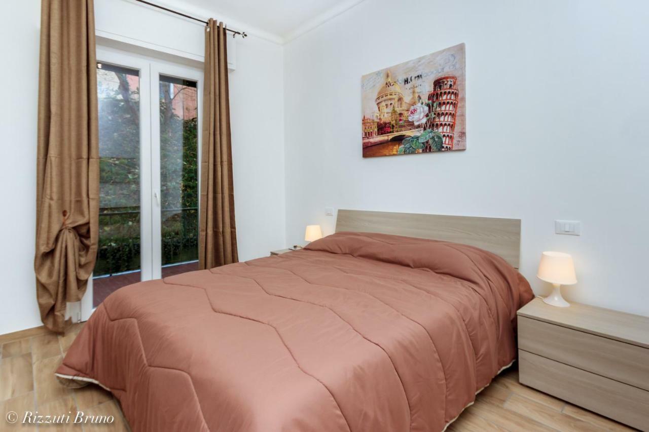 Happy House Apartment Савона Екстериор снимка