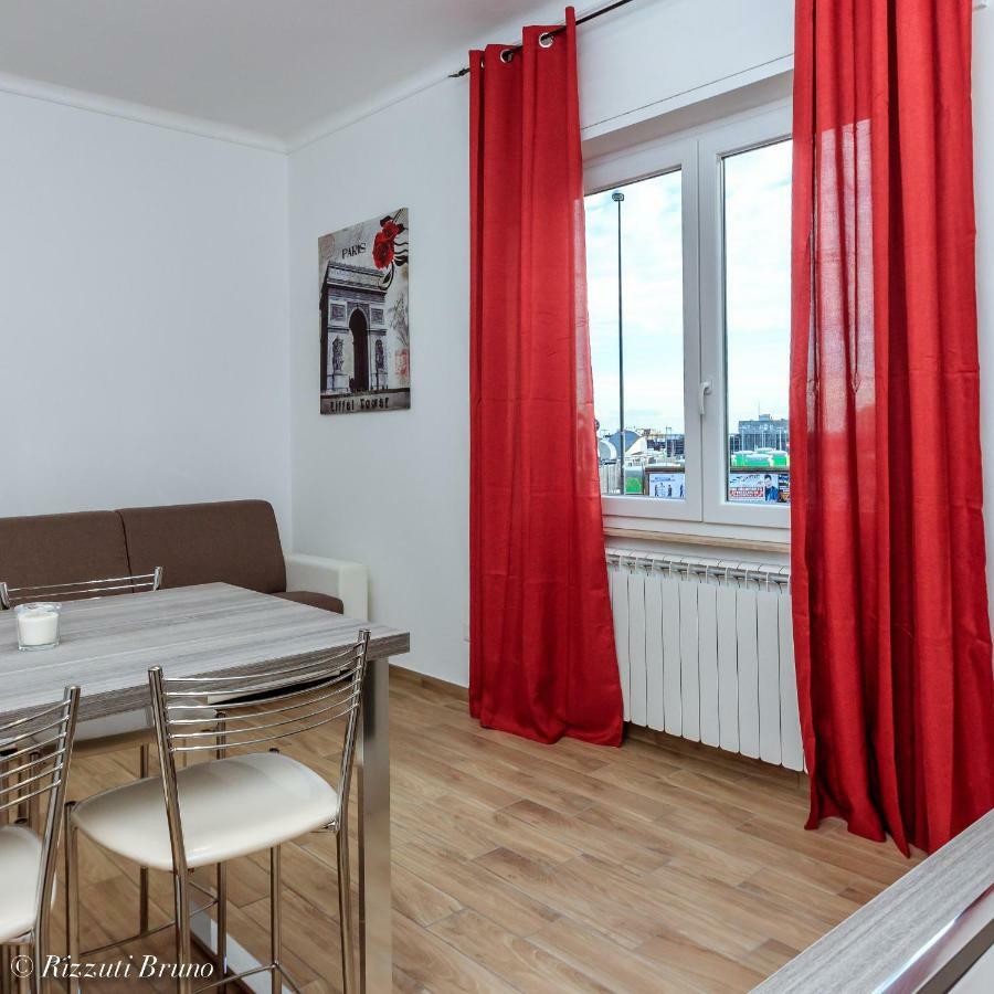 Happy House Apartment Савона Екстериор снимка